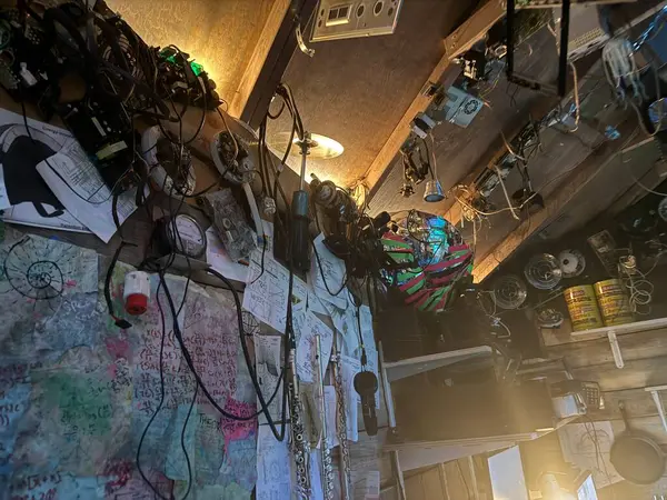 Santa Fe, New Mexico, ABD: 26 Mayıs 2025 - Miyav Wolf: Ebedi dönüş evi, 2008 'de küçük bir Santa Fe sanatçıları topluluğu olarak başladı. (Niyi Fote/Thenews2)