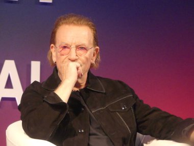 Berlin, Almanya: 5 Haziran 2025 - U2 vokalisti ve küresel rock yıldızı, özel sermaye fonu lideri, aktivist, etki yatırımcısı ve yükseliş fonunun kurucularından biri olan 