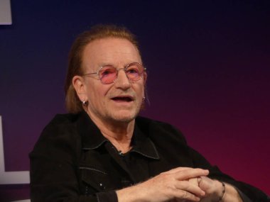 Berlin, Almanya: 5 Haziran 2025 - U2 vokalisti ve küresel rock yıldızı, özel sermaye fonu lideri, aktivist, etki yatırımcısı ve yükseliş fonunun kurucularından biri olan 