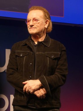 Berlin, Almanya: 5 Haziran 2025 - U2 vokalisti ve küresel rock yıldızı, özel sermaye fonu lideri, aktivist, etki yatırımcısı ve yükseliş fonunun kurucularından biri olan 