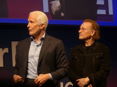 Berlin, Almanya: 5 Haziran 2025 - U2 solisti ve küresel rock yıldızı, özel sermaye fonu lideri, aktivist, etki yatırımcısı ve yükselme fonunun kurucularından biri olan 