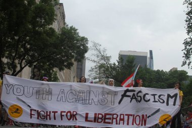 New York, ABD: 8 Haziran 2025 - 2025 'te New York' taki ulusal Porto Riko Günü geçidi Filistin 'in savaşın sona ermesi ve libe için mücadele etmesi talebiyle 8 Haziran Pazar günü düzenlendi. (Niyi Fote/Thenews2)