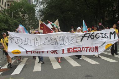 New York, ABD: 8 Haziran 2025 - 2025 'te New York' taki ulusal Porto Riko Günü geçidi Filistin 'in savaşın sona ermesi ve libe için mücadele etmesi talebiyle 8 Haziran Pazar günü düzenlendi. (Niyi Fote/Thenews2)