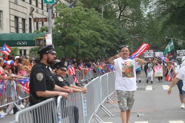 8 Haziran 2025, New York, ABD: 2025 yılında New York 'ta düzenlenen ulusal Porto Riko Günü geçidi (8). Geçit töreni güzergahı 44. caddeden 79. caddeye kadar takip etti (niyi fote / the new ws2)