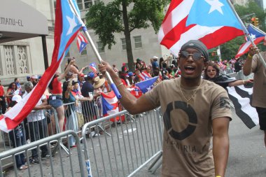 8 Haziran 2025, New York, ABD: 2025 yılında New York 'ta düzenlenen ulusal Porto Riko Günü geçidi (8). Geçit töreni güzergahı 44. caddeden 79. caddeye kadar takip etti (niyi fote / the new ws2)