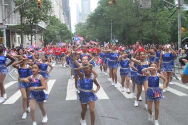 8 Haziran 2025, New York, ABD: 2025 yılında New York 'ta düzenlenen ulusal Porto Riko Günü geçidi (8). Geçit töreni güzergahı 44. caddeden 79. caddeye kadar takip etti (niyi fote / the new ws2)