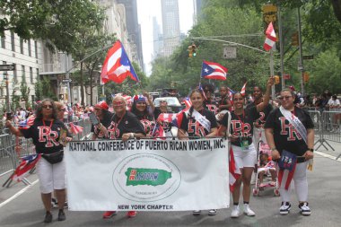8 Haziran 2025, New York, ABD: 2025 yılında New York 'ta düzenlenen ulusal Porto Riko Günü geçidi (8). Geçit töreni güzergahı 44. caddeden 79. caddeye kadar takip etti (niyi fote / the new ws2)