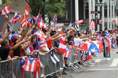 8 Haziran 2025, New York, ABD: 2025 yılında New York 'ta düzenlenen ulusal Porto Riko Günü geçidi (8). Geçit töreni güzergahı 44. caddeden 79. caddeye kadar takip etti (niyi fote / the new ws2)