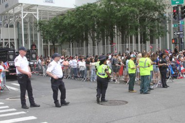 8 Haziran 2025, New York, ABD: 2025 yılında New York 'ta düzenlenen ulusal Porto Riko Günü geçidi (8). Geçit töreni güzergahı 44. caddeden 79. caddeye kadar takip etti (niyi fote / the new ws2)