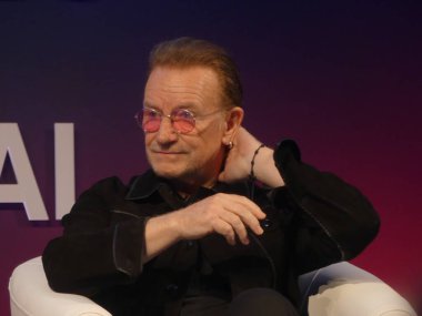 Berlin, Almanya: 5 Haziran 2025 - U2 vokalisti ve küresel rock yıldızı, özel sermaye fonu lideri, aktivist, etki yatırımcısı ve yükseliş fonunun kurucularından biri olan 