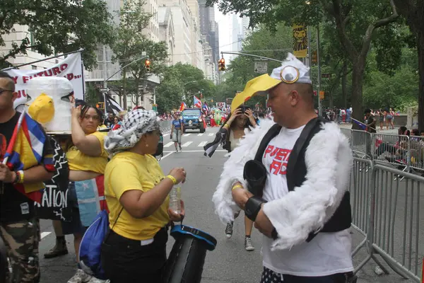 New York, ABD: 8 Haziran 2025 - 2025 'te New York' taki ulusal Porto Riko Günü geçidi Filistin 'in savaşın sona ermesi ve libe için mücadele etmesi talebiyle 8 Haziran Pazar günü düzenlendi. (Niyi Fote/Thenews2)