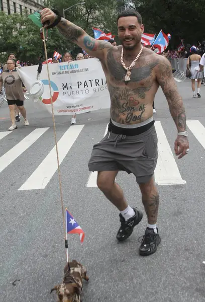 8 Haziran 2025, New York, ABD: 2025 yılında New York 'ta düzenlenen ulusal Porto Riko Günü geçidi (8). Geçit töreni güzergahı 44. caddeden 79. caddeye kadar takip etti (niyi fote / the new ws2)
