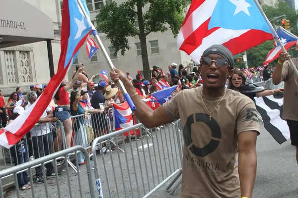 8 Haziran 2025, New York, ABD: 2025 yılında New York 'ta düzenlenen ulusal Porto Riko Günü geçidi (8). Geçit töreni güzergahı 44. caddeden 79. caddeye kadar takip etti (niyi fote / the new ws2)