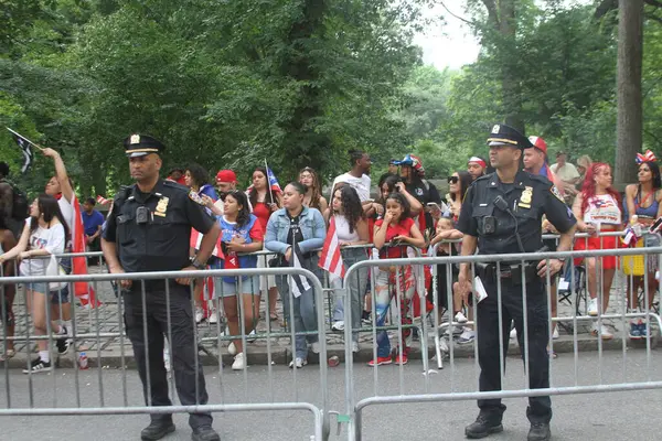 8 Haziran 2025, New York, ABD: 2025 yılında New York 'ta düzenlenen ulusal Porto Riko Günü geçidi (8). Geçit töreni güzergahı 44. caddeden 79. caddeye kadar takip etti (niyi fote / the new ws2)