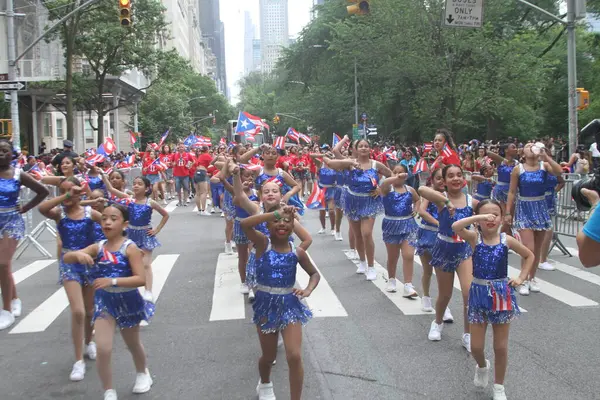 8 Haziran 2025, New York, ABD: 2025 yılında New York 'ta düzenlenen ulusal Porto Riko Günü geçidi (8). Geçit töreni güzergahı 44. caddeden 79. caddeye kadar takip etti (niyi fote / the new ws2)