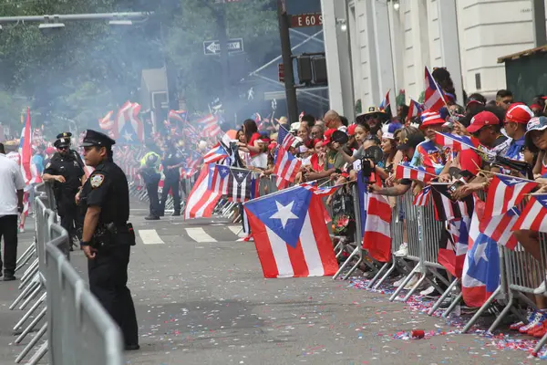 8 Haziran 2025, New York, ABD: 2025 yılında New York 'ta düzenlenen ulusal Porto Riko Günü geçidi (8). Geçit töreni güzergahı 44. caddeden 79. caddeye kadar takip etti (niyi fote / the new ws2)