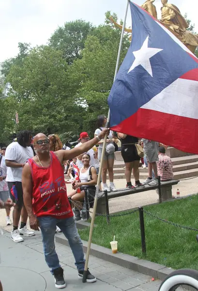 8 Haziran 2025, New York, ABD: 2025 yılında New York 'ta düzenlenen ulusal Porto Riko Günü geçidi (8). Geçit töreni güzergahı 44. caddeden 79. caddeye kadar takip etti (niyi fote / the new ws2)