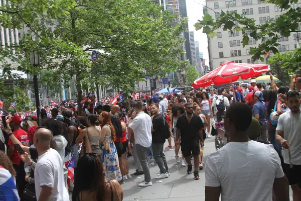 8 Haziran 2025, New York, ABD: 2025 yılında New York 'ta düzenlenen ulusal Porto Riko Günü geçidi (8). Geçit töreni güzergahı 44. caddeden 79. caddeye kadar takip etti (niyi fote / the new ws2)