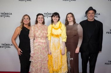 9 Haziran 2025, New York, New York, ABD: Lillian Carrier, Chloe Estelle ve konukları Sva Tiyatrosu 'ndaki 2025 Tribeca Festivali' nde (m10 'lar / thews2)