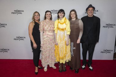 9 Haziran 2025, New York, New York, ABD: Lillian Carrier, Chloe Estelle ve konukları Sva Tiyatrosu 'ndaki 2025 Tribeca Festivali' nde (m10 'lar / thews2)