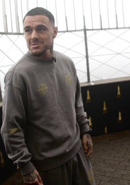 Richardson Hitchins, George Kambosos Jr. 'a karşı 14 Haziran' da Madison Square Garden Tiyatrosu 'ndaki dünya şampiyonluk maçı öncesinde Empire State Binası' nda karşı karşıya geldi. 10 Haziran 2025, New York, ABD (niyi fote / theenews2)