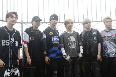 Empire State Binası 'nı ilk kez ziyaret edip dünya turnesini kutlayacağız. 10 Haziran 2025, New York, ABD: Empire State Binası 'nı ilk kez ziyaret ederek dünya turnesinin ilk gündemini kutluyorlar..