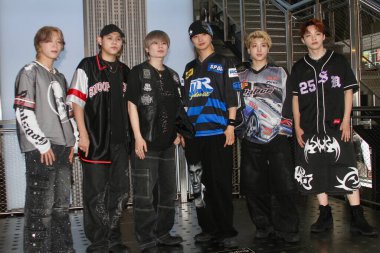 Empire State Binası 'nı ilk kez ziyaret edip dünya turnesini kutlayacağız. 10 Haziran 2025, New York, ABD: Empire State Binası 'nı ilk kez ziyaret ederek dünya turnesinin ilk gündemini kutluyorlar..