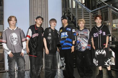 Empire State Binası 'nı ilk kez ziyaret edip dünya turnesini kutlayacağız. 10 Haziran 2025, New York, ABD: Empire State Binası 'nı ilk kez ziyaret ederek dünya turnesinin ilk gündemini kutluyorlar..