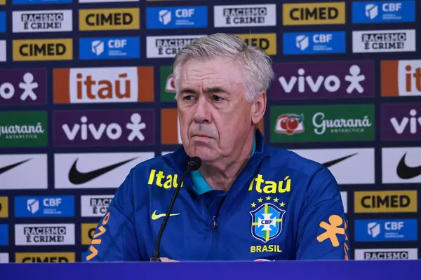Sao Paulo (sp), Brezilya 06 / 09 / 2025 Brezilya Milli Takım koçu Carlos Ancelotti ile Pazartesi öğleden sonra, son eğitim oturumundan önce, Sao Paulo 'daki Neo quimica arenasında basın toplantısı düzenledi. (leco viana / the newws2)