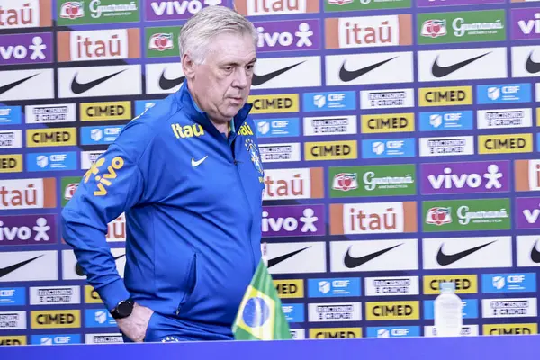 Sao Paulo (sp), Brezilya 06 / 09 / 2025 Brezilya Milli Takım koçu Carlos Ancelotti ile Pazartesi öğleden sonra, son eğitim oturumundan önce, Sao Paulo 'daki Neo quimica arenasında basın toplantısı düzenledi. (leco viana / the newws2)
