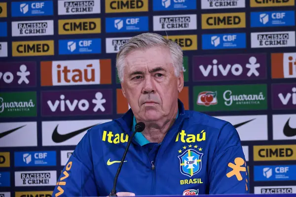 Sao Paulo (sp), Brezilya 06 / 09 / 2025 Brezilya Milli Takım koçu Carlos Ancelotti ile Pazartesi öğleden sonra, son eğitim oturumundan önce, Sao Paulo 'daki Neo quimica arenasında basın toplantısı düzenledi. (leco viana / the newws2)