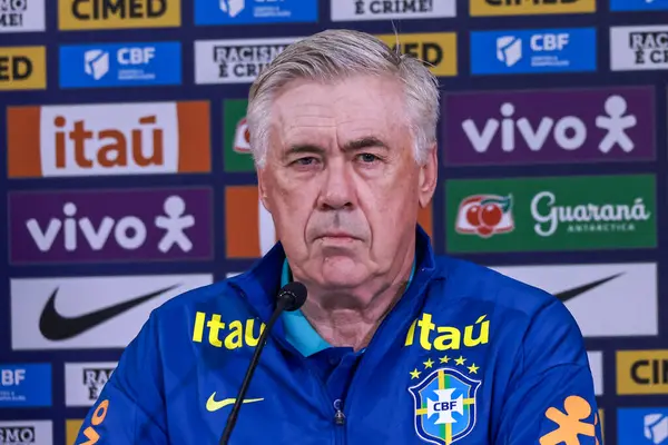 Sao Paulo (sp), Brezilya 06 / 09 / 2025 Brezilya Milli Takım koçu Carlos Ancelotti ile Pazartesi öğleden sonra, son eğitim oturumundan önce, Sao Paulo 'daki Neo quimica arenasında basın toplantısı düzenledi. (leco viana / the newws2)