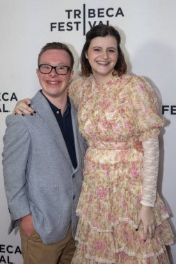 09 Haziran 2025, New York, New York, ABD: (I-r) Matthew Schwab ve Lilian Carrier, Sva Tiyatrosu 'ndaki 2025 tribeca festivali sırasında düzenlenen 