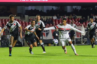 Sao Paulo (SP), 06 / 12 / 2025 - oyuncu Ryan, Morumbis Stadyumu 'nda (tomze fonseca / theenews2) düzenlenen Brezilya şampiyonasının 12. turu için geçerli olan Sao Paulo ve Vasco arasındaki maçta golünü kutluyor.)