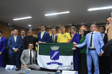 Natal (rn), Brazil 12 / 06 / 2025 - eski başkan jair messias bolsonaro, bu öğleden sonra, 12 Haziran 2025 tarihinde, natal şehir konseyinde, vatandaşlık unvanı aldı ve Ponta negra plajına gitti (jose aldenir / thews2)