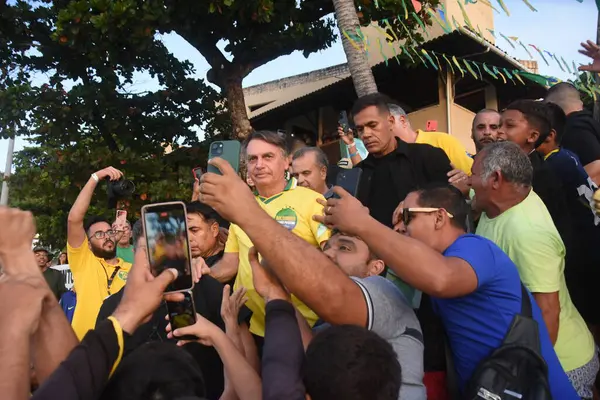 Natal (rn), Brazil 12 / 06 / 2025 - eski başkan jair messias bolsonaro, bu öğleden sonra, 12 Haziran 2025 tarihinde, natal şehir konseyinde, vatandaşlık unvanı aldı ve Ponta negra plajına gitti (jose aldenir / thews2)