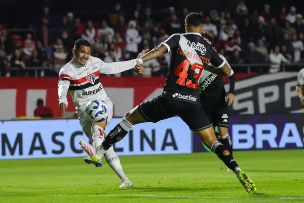Sao Paulo (SP), 06 / 12 / 2025 - Sao Paulo ve Vasco arasındaki maçta oynayan Lucas Freitas, Morumbis Stadyumu 'nda (tomze fonseca / thenews2)