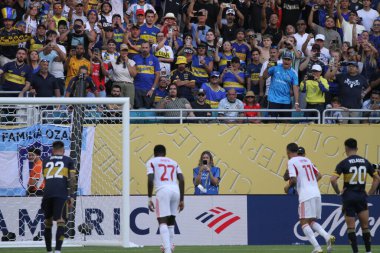 16 Haziran 2025 'te Miami, Florida, ABD: di maria (# 11), takım arkadaşlarıyla Fifa Dünya Kulüpler Kupası' nın grup aşamasında Boca Jr ve sl Benfica arasında oynanan maçta attığı ilk golü kutladı. (niyi fote\ theenews2)