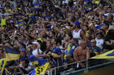 16 Haziran 2025, Miami, Florida, ABD: Boca taraftarları, Boca Jr. ve sl Benfica arasındaki futbol maçında takımlarının maçlarını Hard Rock Stadyumu 'nda düzenlenen Fifa Dünya Kulüpler Kupası' nın grup aşamasında kutluyorlar..