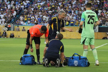 Miami, Florida, ABD: 16 Haziran 2025 - Acosta ayrton # 32 (boca) sarı kart alan Belotti Andrea # 19 (benfica) tarafından yaralandı.. 