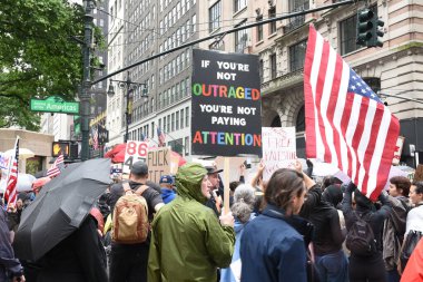 14 Haziran 2025, Miami, Florida, ABD: Miami 'deki Bisscayne Bulvarı' nda birçok anti-koz protestocusu, bize karşı protesto eylemi düzenledi. Başkan Donald Trump, göçmenlik politikaları, otoriterciliği (Victor m matos / the enews2)