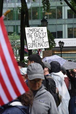 14 Haziran 2025, Miami, Florida, ABD: Miami 'deki Bisscayne Bulvarı' nda birçok anti-koz protestocusu, bize karşı protesto eylemi düzenledi. Başkan Donald Trump, göçmenlik politikaları, otoriterciliği (Victor m matos / the enews2)
