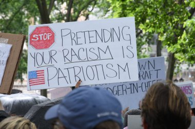 14 Haziran 2025, Miami, Florida, ABD: Miami 'deki Bisscayne Bulvarı' nda birçok anti-koz protestocusu, bize karşı protesto eylemi düzenledi. Başkan Donald Trump, göçmenlik politikaları, otoriterciliği (Victor m matos / the enews2)