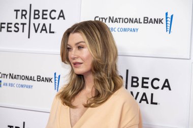 New York, ABD: 14 Haziran 2025 - Ellen Pompeo, Spring Stüdyoları 'nda düzenlenen 2025 Tribeca Festivali sırasında Öykücülere katılır. Etkinlikte Pompeo ve gazeteci Katie Couriç arasında samimi bir sohbet gerçekleşti. (m10 'lar / yeniler 2) 
