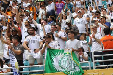 18 Haziran 2025, Miami, Florida, ABD: Gerçek Madrid C.F. arasındaki futbol maçı boyunca taraftarlar Al Hilal, Fifa Dünya Kulüpler Kupası 'nın grup aşamasında Miami' deki Hard Rock Stadyumu 'nda yer alıyor. (niyi fote / the new ws2)