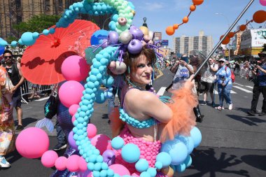 New York şehri 2025 Coney Adası deniz kızı günü geçidi Brooklyn 'de. New York, New York, ABD. 43. Geleneksel Denizkızı Geçidi saat tam 13: 00 'te gerçekleşti. (Victor m matos / the new ws2)