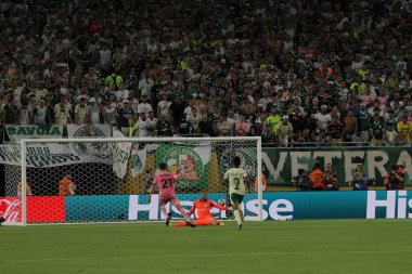 Inter Miami FC Palmeiras 'a karşı: FIFA Dünya Kulüpler Kupası. 23 Haziran 2025, Miami, Florida, ABD: Miami 'den Allende Tadeu # 21 sayı yaptı ve takım arkadaşlarıyla Inter Miami FC ve Palmeiras (niyi fote / thews2)