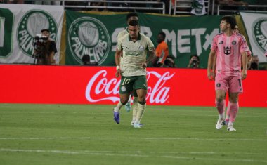 Inter Miami FC Palmeiras 'a karşı: FIFA Dünya Kulüpler Kupası. 23 Haziran 2025, Miami, Florida, ABD: Paulinho # 10 of Palmeiras ilk golünü attı ve Inter Miami FC ile Palmeiras (niyi fote / thews2)