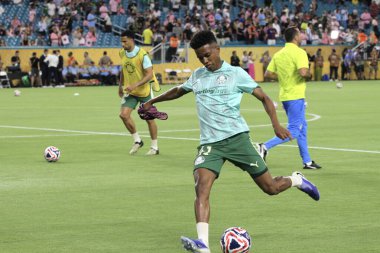 23 Haziran 2025, Miami, Florida, ABD: estevao of palmeiras Inter miami fc ve palmeiras arasındaki futbol maçı sırasında Fifa Dünya Kulüpler Kupası 'nın son maçında Hard Rock Stadyumu' nda (niyi fote / theenews2)