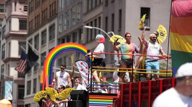 New York Gurur Yürüyüşü 2025 'in gururu. 29 Haziran 2025. New York, ABD: New York şehri bugün binlerce insanın yıllık lgbtq + kimliğini kutlamak ve eşitlik talep etmek için toplanmasıyla canlandı (Jorge Estrellado / the enews2)